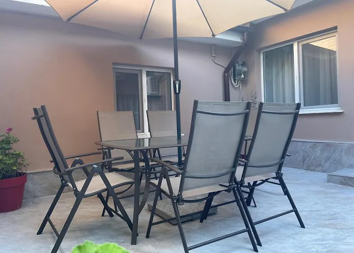 בית נופש Aminah House *